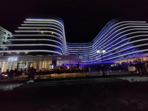 White Titanic Studio310